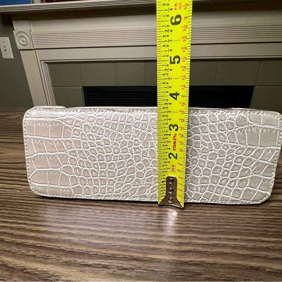 Tommy Croc-Embossed Beige Handbag - Picture 11 of 11